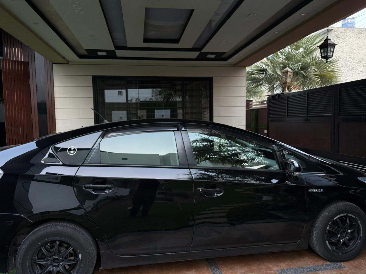 BEST BLACK PRIUS 2010/2014