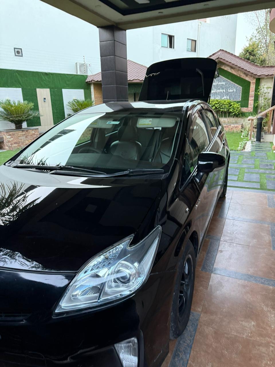BEST BLACK PRIUS 2010/2014